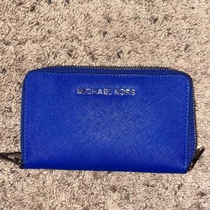 Michael kors wristlet